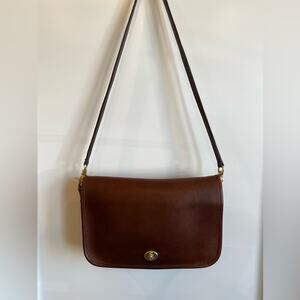 Vintage COACH NYC Classic Pouch Leather Shoulder Bag - No. 147-5201